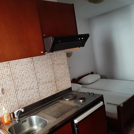 Hotel Kosmas Сарти Экстерьер фото