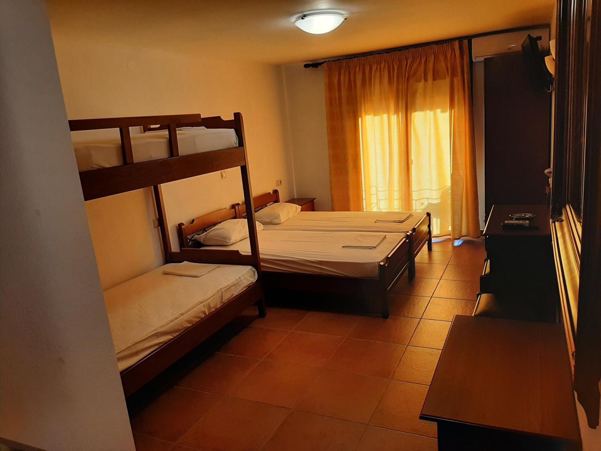 Hotel Kosmas Сарти Номер фото