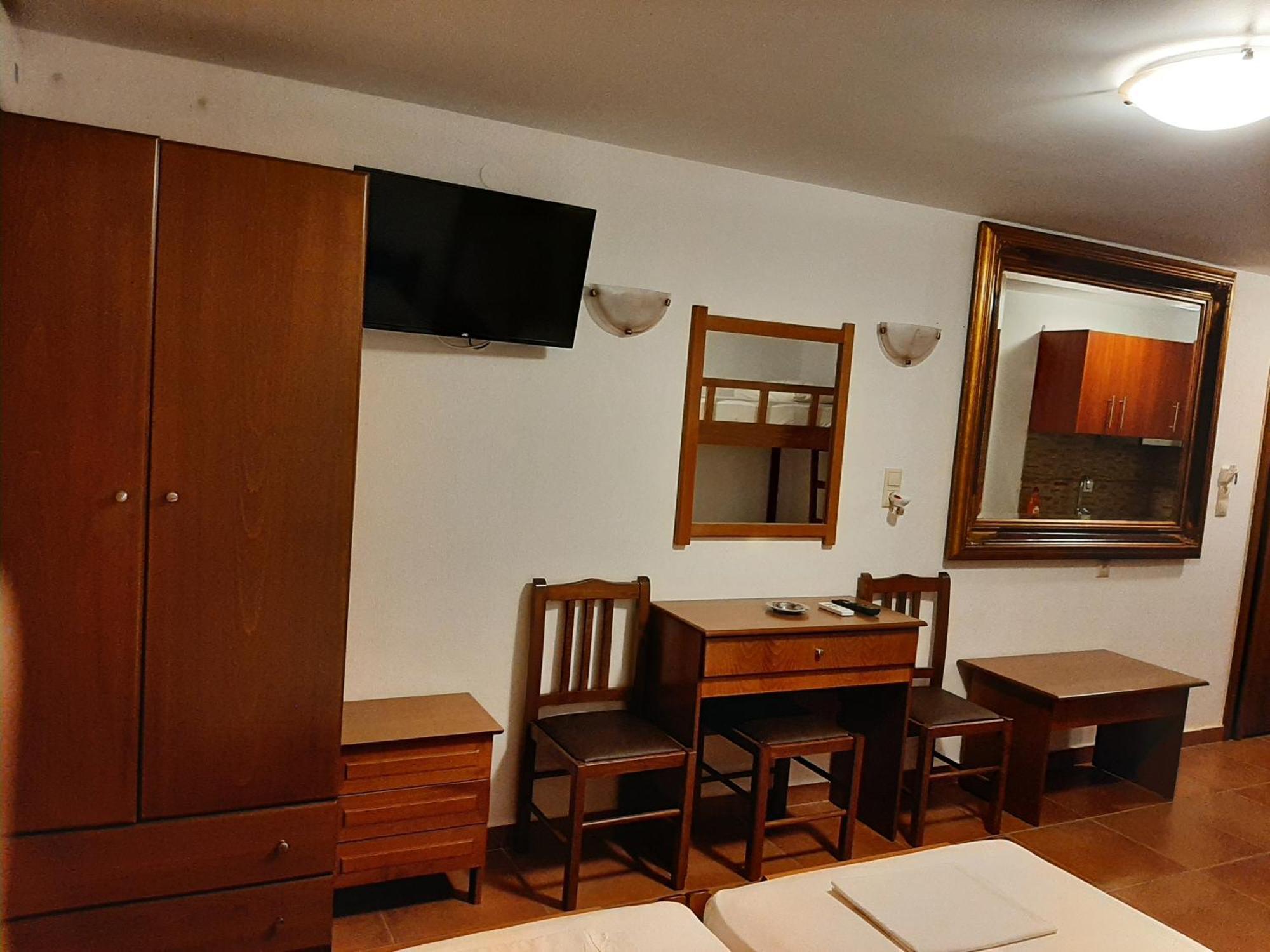 Hotel Kosmas Сарти Номер фото
