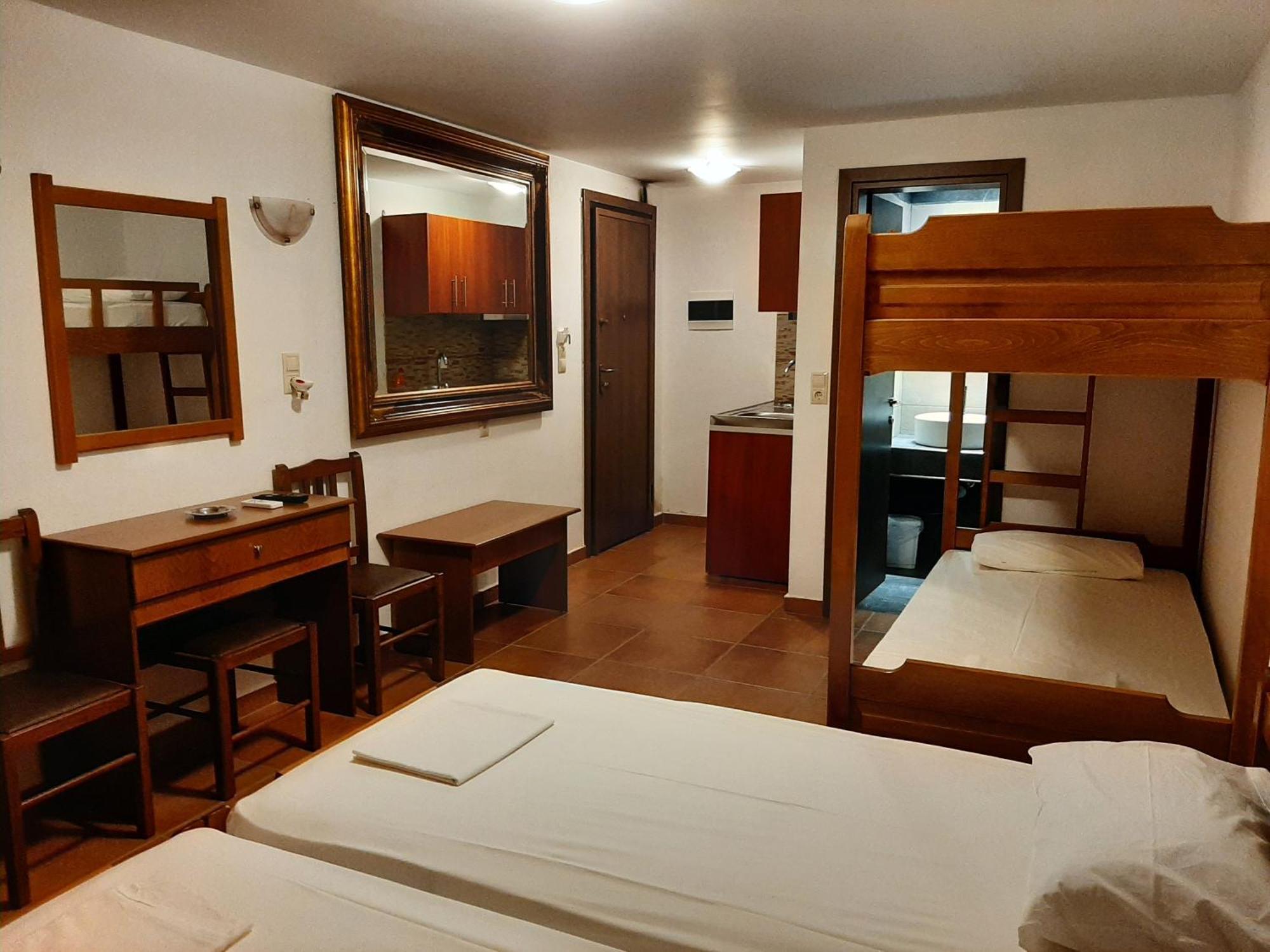 Hotel Kosmas Сарти Номер фото