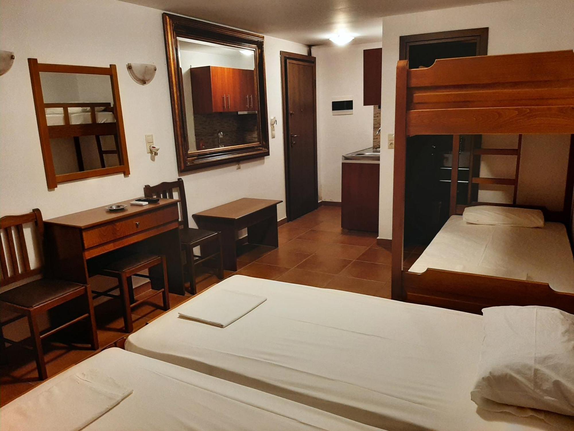 Hotel Kosmas Сарти Номер фото