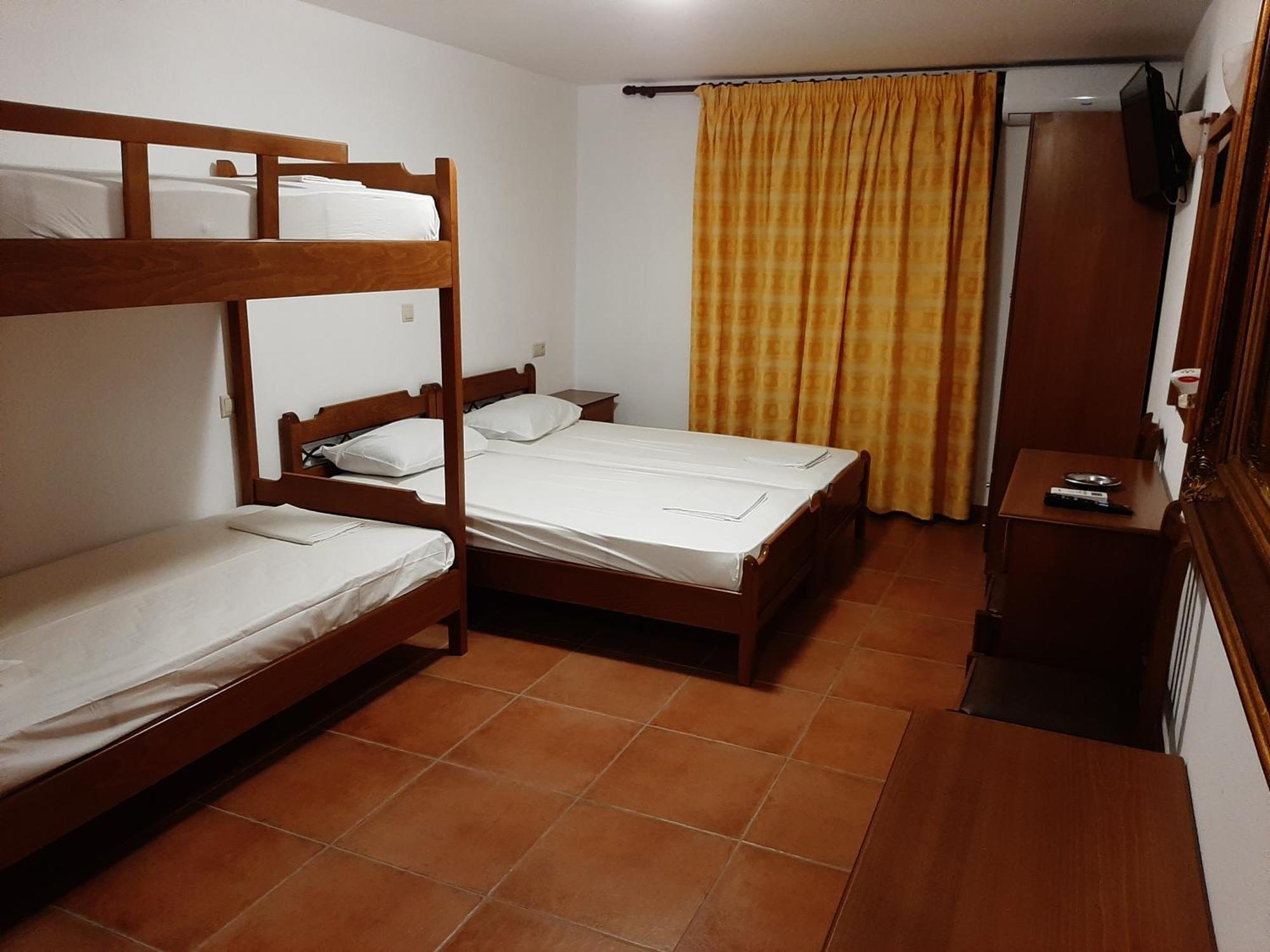 Hotel Kosmas Сарти Номер фото