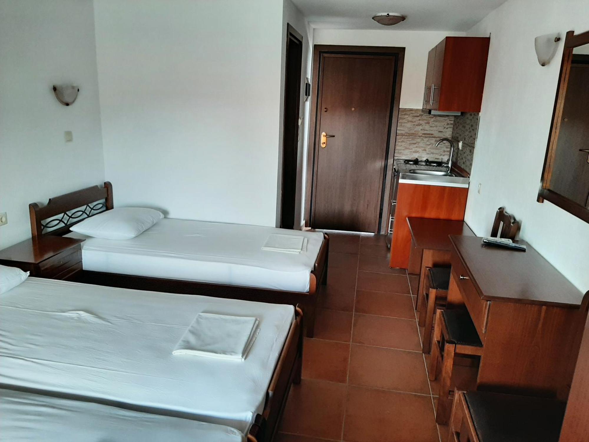 Hotel Kosmas Сарти Номер фото
