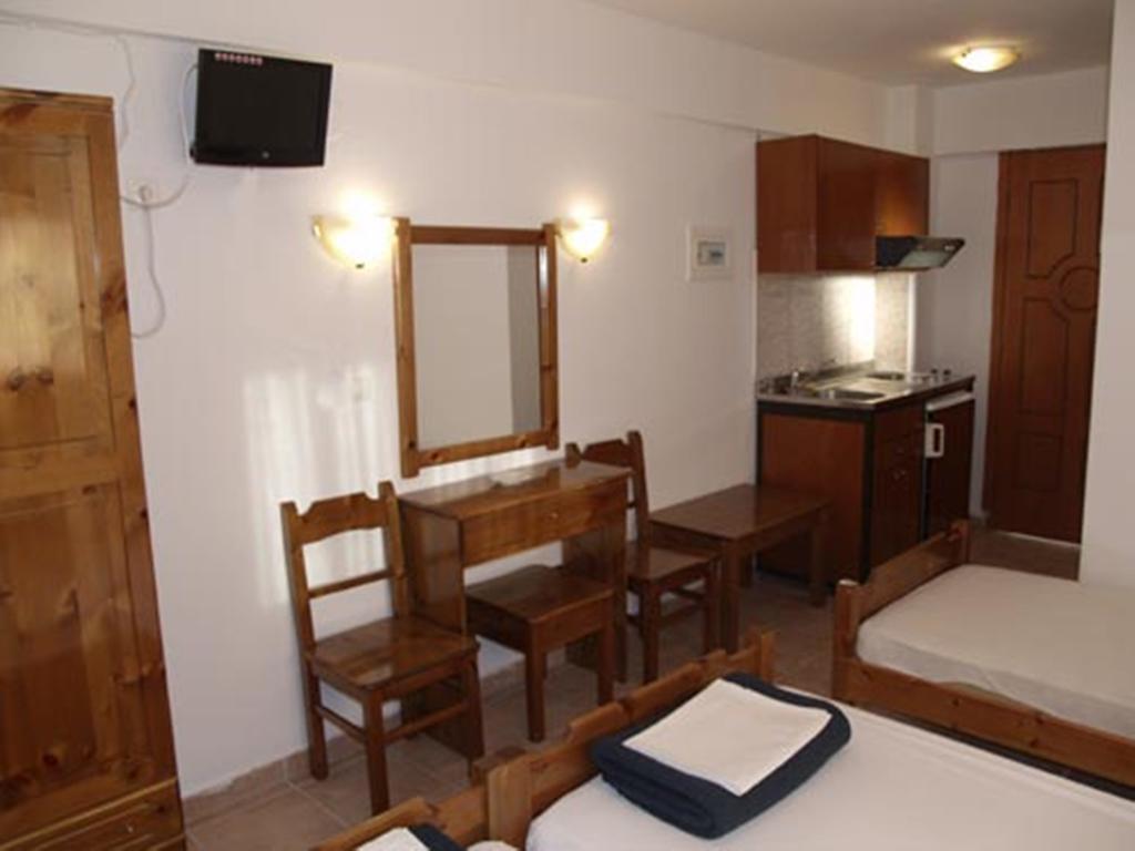 Hotel Kosmas Сарти Номер фото