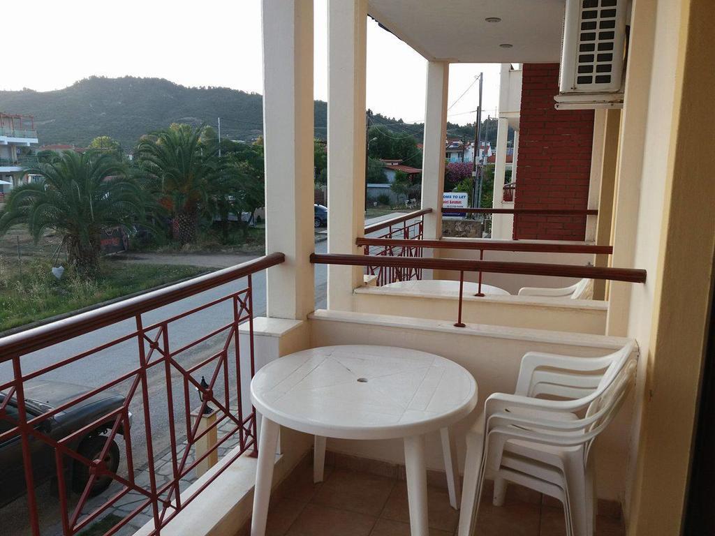 Hotel Kosmas Сарти Экстерьер фото